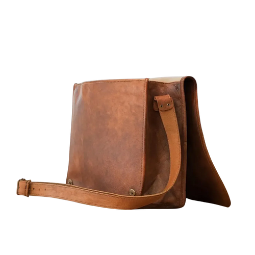 Full-Grain Distressed Leather Messenger Bag with Full Flap – 33 × 45 × 12 cm, Brown